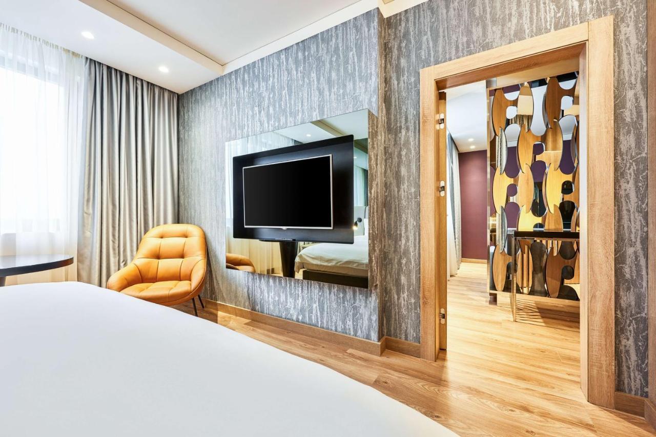 Radisson Blu Hotel, Kyiv City Centre Kültér fotó